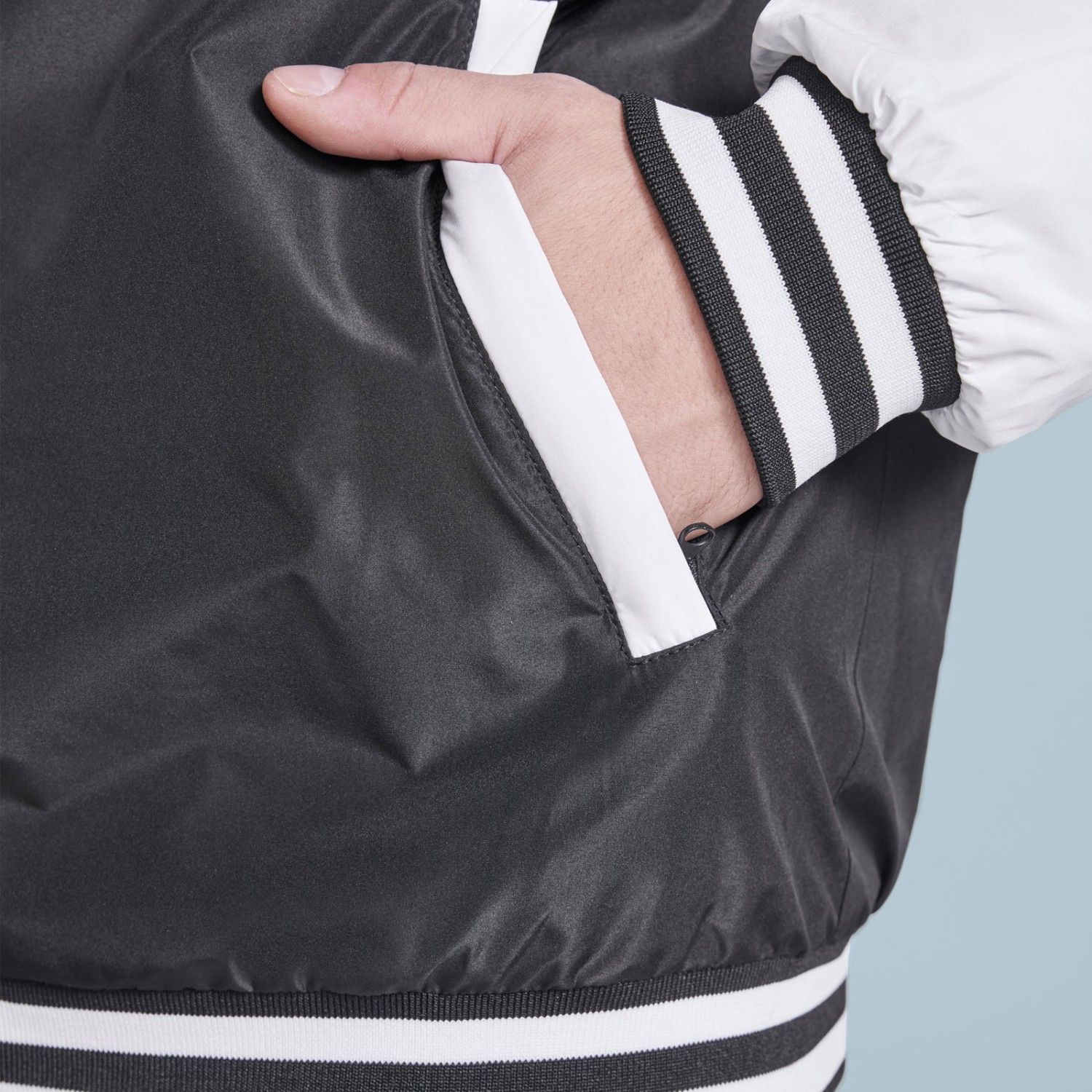 4. Foto College Jacke CALIFORNIA mit Logo Druck (Farbe: Schwarz Weiß Größe: S)